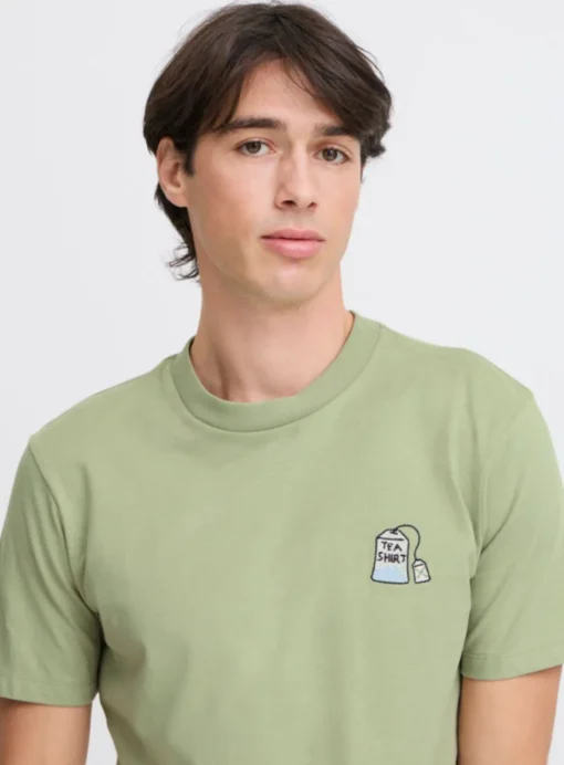 CASUAL FRIDAY Pale Green Embroidered T-Shirt L