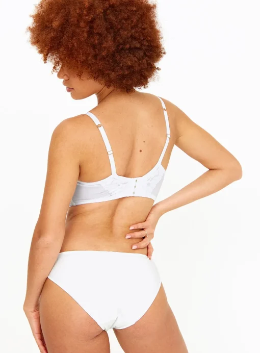 DD+ White Lace Non-Wired Bra 38E